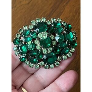 Vintage Emerald Green Rhinestone Brooch Pin Domed Faceted Juliana style